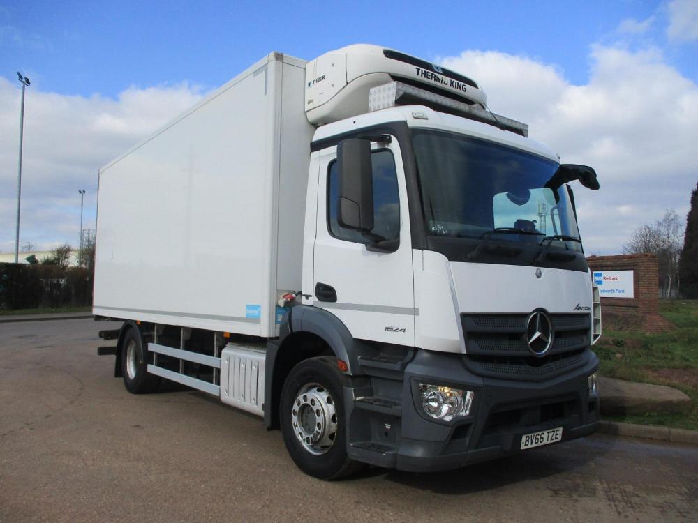 MERCEDES-BENZ ANTOS 1824 18 TON FRIDGE for Sale - Geoff Sipson ...