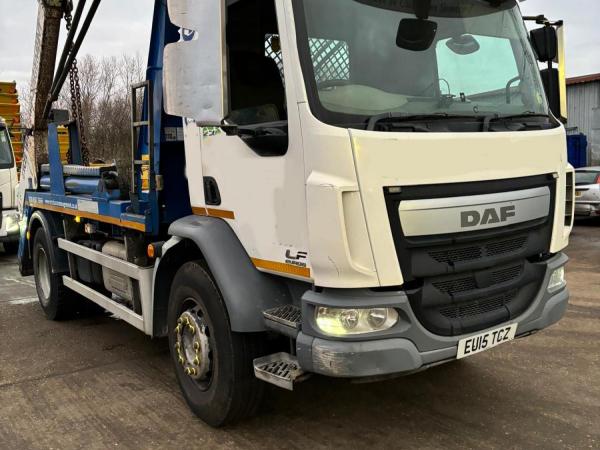 DAF LF 220 18 TON SKIP LOADER