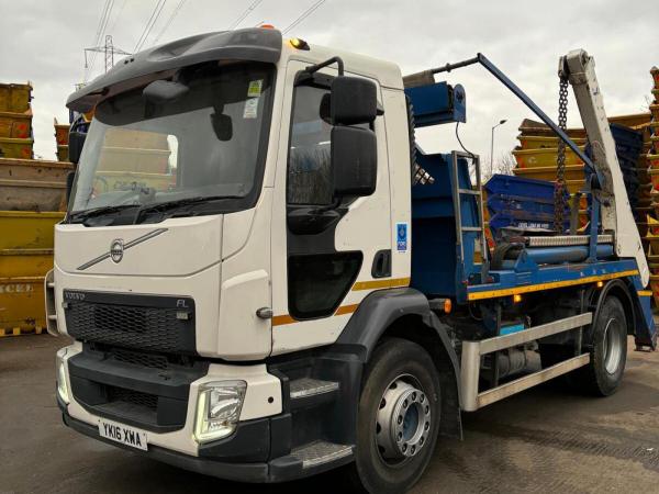 VOLVO FL 250 18 TON SKIP LOADER