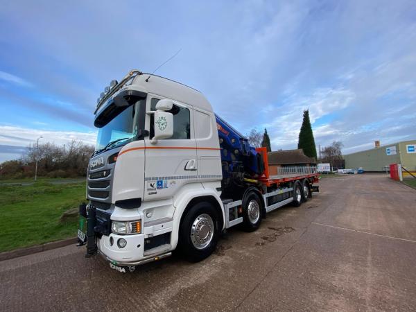 SCANIA R450 STREAMLINER 8X2 FLAT CRANE