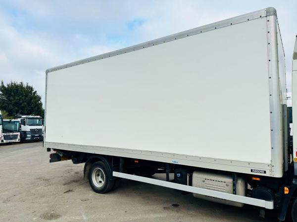 BODIES 20' GRP BOX BODY