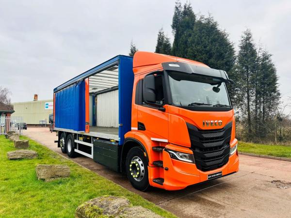 IVECO S-WAY 400 6X2 CURTAINSIDER